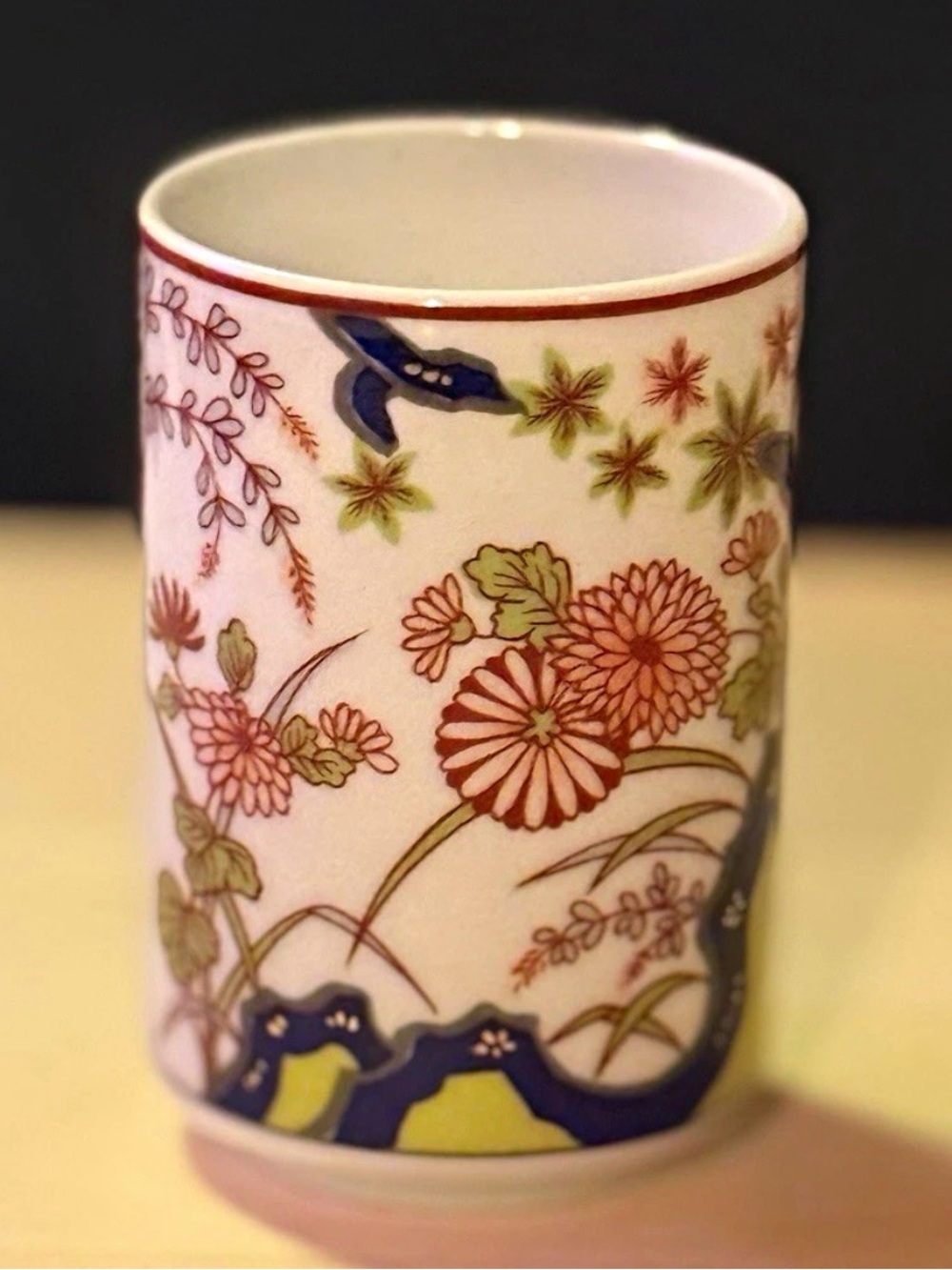 Vintage Imari Empress Japanese Porcelain Cylinder Cup / Bud Vase